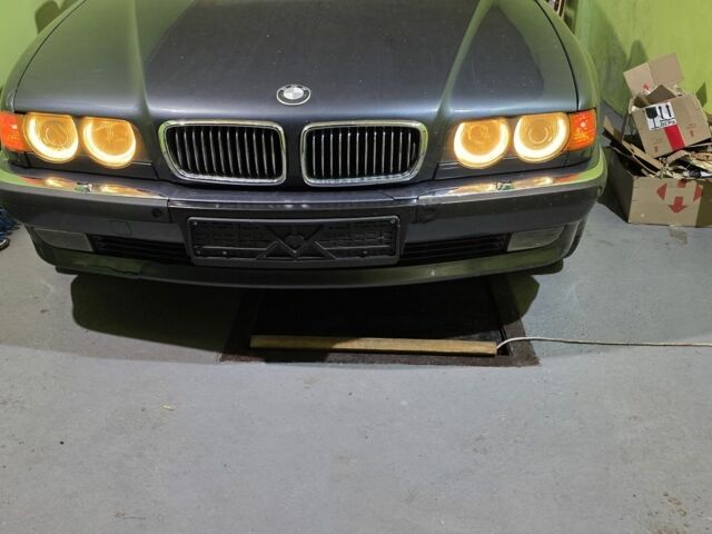 Синий БМВ 7 Серия, объемом двигателя 0 л и пробегом 360 тыс. км за 6200 $, фото 1 на Automoto.ua