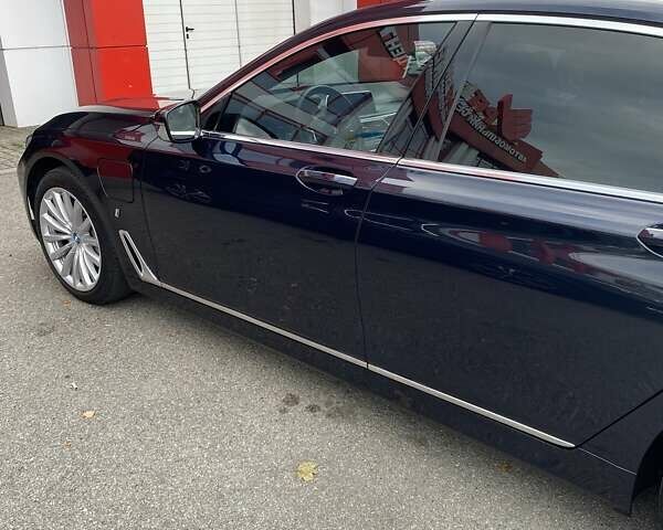 БМВ 7 Серія 2017 у Дніпро (Дніпропетровську) на Automoto.ua Синій БМВ 7 Серія, об'ємом двигуна 2 л та пробігом 106 тис. км за 47500 $, фото 1 на Automoto.ua