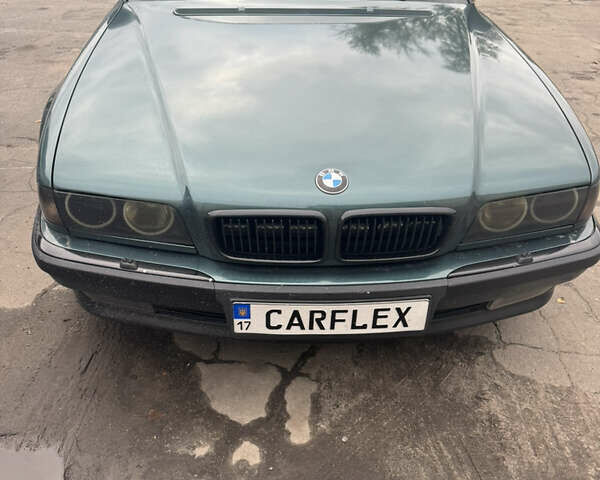 Зелений БМВ 7 Серія, об'ємом двигуна 3 л та пробігом 300 тис. км за 4700 $, фото 1 на Automoto.ua