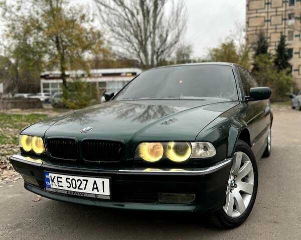 Зеленый БМВ 7 Серия, объемом двигателя 3.5 л и пробегом 475 тыс. км за 3400 $, фото 1 на Automoto.ua
