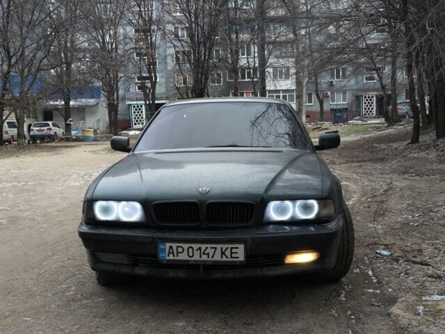 Зелений БМВ 7 Серія, об'ємом двигуна 3 л та пробігом 398 тис. км за 2934 $, фото 1 на Automoto.ua