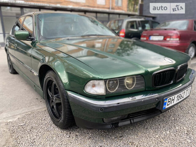 Зеленый БМВ 7 Серия, объемом двигателя 2.99 л и пробегом 365 тыс. км за 4200 $, фото 1 на Automoto.ua