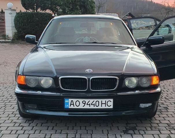 Зеленый БМВ 7 Серия, объемом двигателя 2.9 л и пробегом 440 тыс. км за 6300 $, фото 1 на Automoto.ua