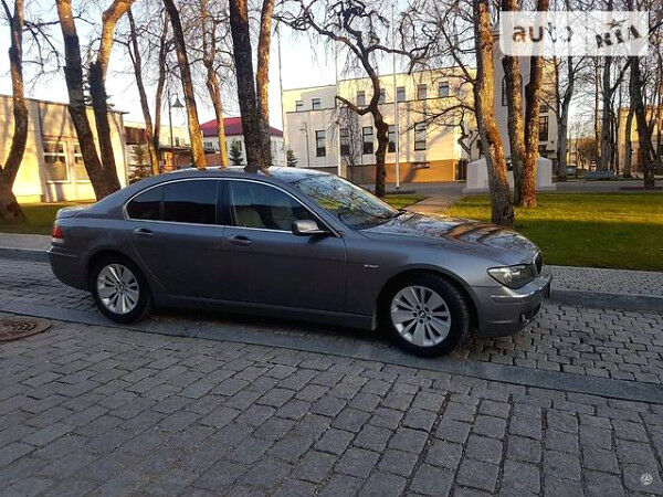 Сірий БМВ 730, об'ємом двигуна 3 л та пробігом 250 тис. км за 16800 $, фото 1 на Automoto.ua