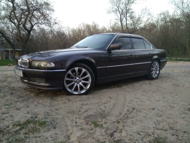 Сірий БМВ 735, об'ємом двигуна 3.5 л та пробігом 390 тис. км за 7500 $, фото 1 на Automoto.ua