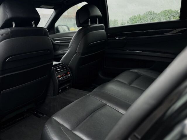 Чорний БМВ 740, об'ємом двигуна 2.98 л та пробігом 0 тис. км за 14499 $, фото 1 на Automoto.ua