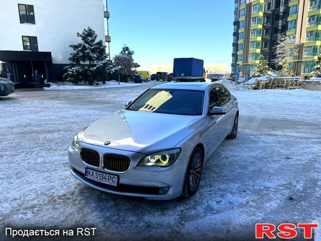 Серый БМВ 740, объемом двигателя 3 л и пробегом 20000 тыс. км за 16500 $, фото 1 на Automoto.ua