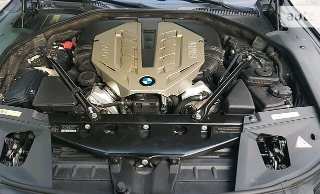 Чорний БМВ 750, об'ємом двигуна 4.4 л та пробігом 130 тис. км за 25500 $, фото 1 на Automoto.ua