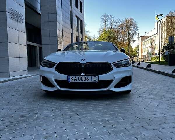 Белый БМВ 8 Серия, объемом двигателя 3 л и пробегом 34 тыс. км за 69900 $, фото 1 на Automoto.ua