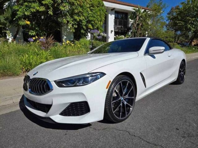 Білий БМВ 8 Серія, об'ємом двигуна 4.4 л та пробігом 27 тис. км за 17800 $, фото 1 на Automoto.ua