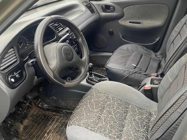 Серый БМВ 8 Серия, объемом двигателя 1.3 л и пробегом 100 тыс. км за 1625 $, фото 1 на Automoto.ua