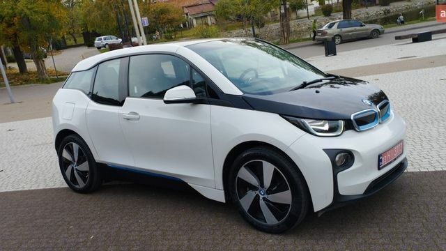 Белый БМВ И3, объемом двигателя 0 л и пробегом 170 тыс. км за 8700 $, фото 1 на Automoto.ua