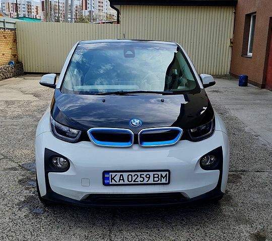 Белый БМВ И3, объемом двигателя 0 л и пробегом 0 тыс. км за 10000 $, фото 1 на Automoto.ua