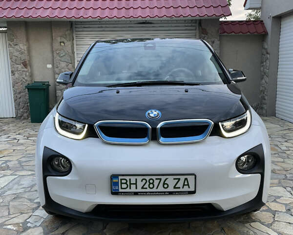 Белый БМВ И3, объемом двигателя 0 л и пробегом 100 тыс. км за 10000 $, фото 1 на Automoto.ua