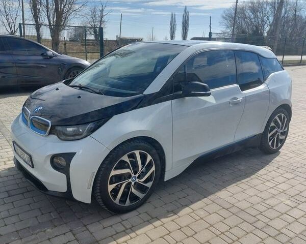 Белый БМВ И3, объемом двигателя 0.65 л и пробегом 83 тыс. км за 15000 $, фото 1 на Automoto.ua