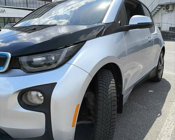 Серый БМВ И3, объемом двигателя 0 л и пробегом 85 тыс. км за 10000 $, фото 1 на Automoto.ua