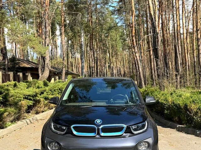 Серый БМВ И3, объемом двигателя 22 л и пробегом 145 тыс. км за 8300 $, фото 1 на Automoto.ua