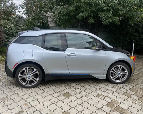 Серый БМВ И3, объемом двигателя 0 л и пробегом 103 тыс. км за 9333 $, фото 1 на Automoto.ua