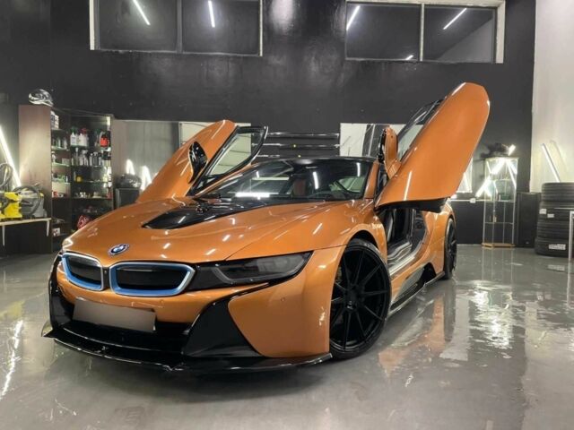 Желтый БМВ И8, объемом двигателя 1.5 л и пробегом 35 тыс. км за 50000 $, фото 1 на Automoto.ua