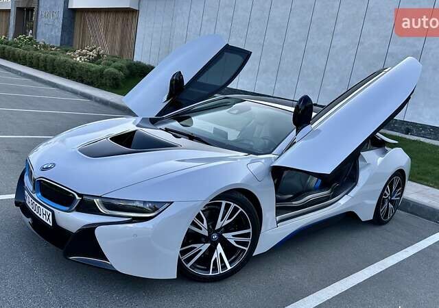 Серый БМВ И8, объемом двигателя 1.5 л и пробегом 49 тыс. км за 69000 $, фото 1 на Automoto.ua