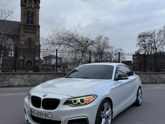 Белый БМВ M2, объемом двигателя 2 л и пробегом 125 тыс. км за 15499 $, фото 1 на Automoto.ua