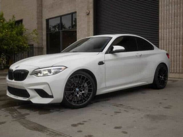 Белый БМВ M2, объемом двигателя 3 л и пробегом 23 тыс. км за 18000 $, фото 1 на Automoto.ua