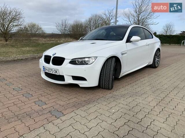 Белый БМВ М3, объемом двигателя 4 л и пробегом 146 тыс. км за 37500 $, фото 1 на Automoto.ua