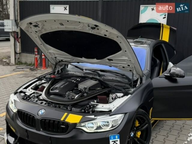 Белый БМВ M4, объемом двигателя 2.98 л и пробегом 127 тыс. км за 38000 $, фото 1 на Automoto.ua