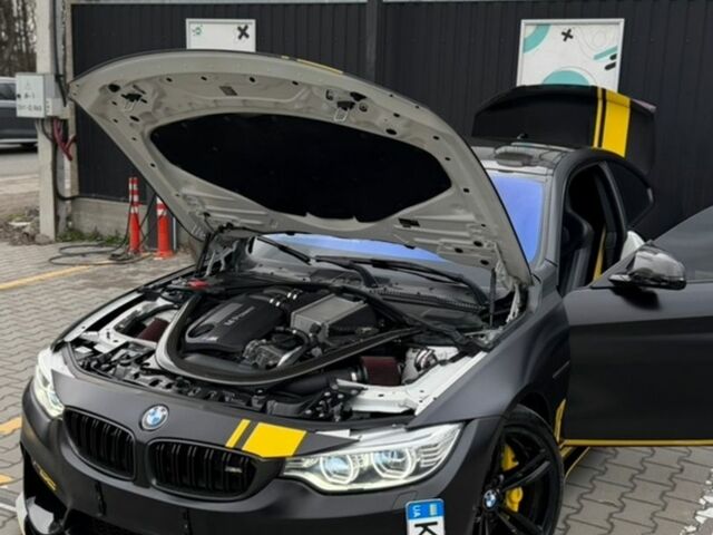 Білий БМВ M4, об'ємом двигуна 2.98 л та пробігом 127 тис. км за 38000 $, фото 1 на Automoto.ua