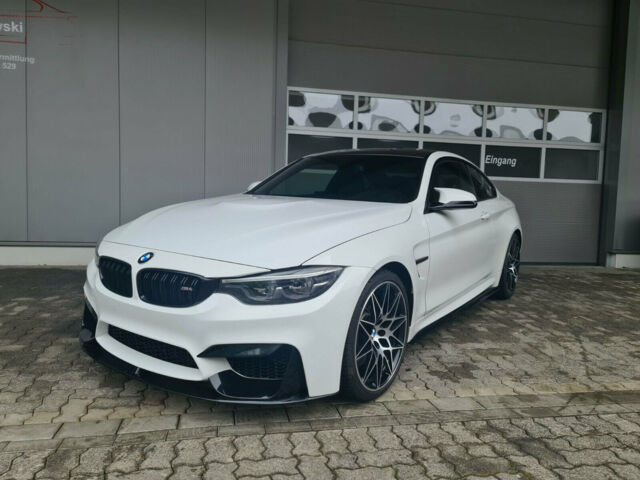 Белый БМВ M4, объемом двигателя 3 л и пробегом 32 тыс. км за 75000 $, фото 1 на Automoto.ua