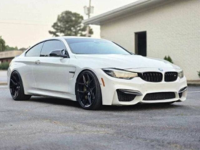 Белый БМВ M4, объемом двигателя 3 л и пробегом 66 тыс. км за 26000 $, фото 1 на Automoto.ua