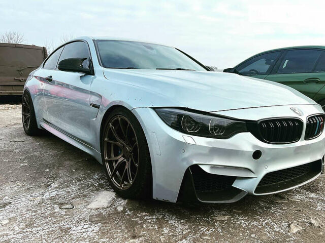 Серый БМВ M4, объемом двигателя 3 л и пробегом 120 тыс. км за 32000 $, фото 1 на Automoto.ua