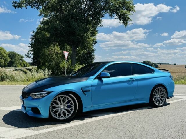 Синий БМВ M4, объемом двигателя 3 л и пробегом 88 тыс. км за 30500 $, фото 1 на Automoto.ua