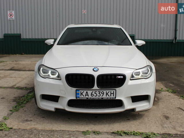 Белый БМВ М5, объемом двигателя 4.39 л и пробегом 136 тыс. км за 28900 $, фото 1 на Automoto.ua