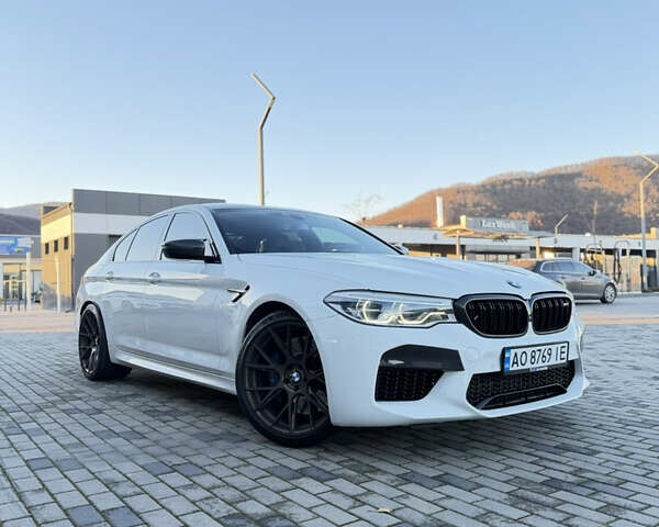 Белый БМВ М5, объемом двигателя 4.39 л и пробегом 82 тыс. км за 45999 $, фото 1 на Automoto.ua