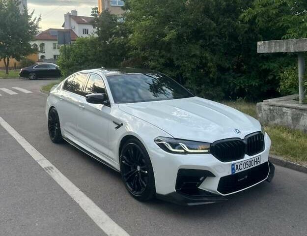 Белый БМВ М5, объемом двигателя 4.39 л и пробегом 32 тыс. км за 88000 $, фото 1 на Automoto.ua