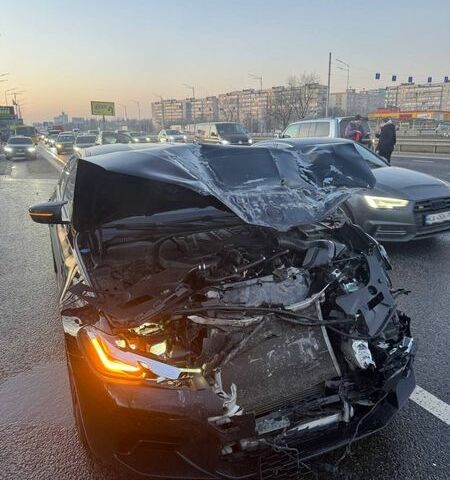 Чорний БМВ М5, об'ємом двигуна 4.4 л та пробігом 150 тис. км за 29999 $, фото 1 на Automoto.ua