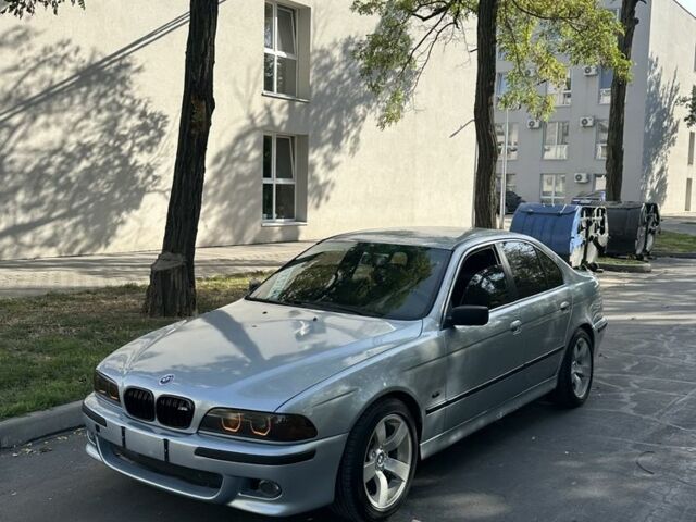 Сірий БМВ М5, об'ємом двигуна 3.5 л та пробігом 120 тис. км за 4818 $, фото 1 на Automoto.ua