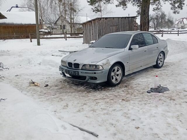 Серый БМВ М5, объемом двигателя 3 л и пробегом 280 тыс. км за 2200 $, фото 1 на Automoto.ua