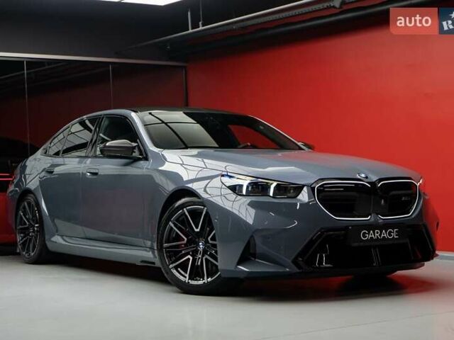 Серый БМВ М5, объемом двигателя 4.4 л и пробегом 1 тыс. км за 185900 $, фото 1 на Automoto.ua