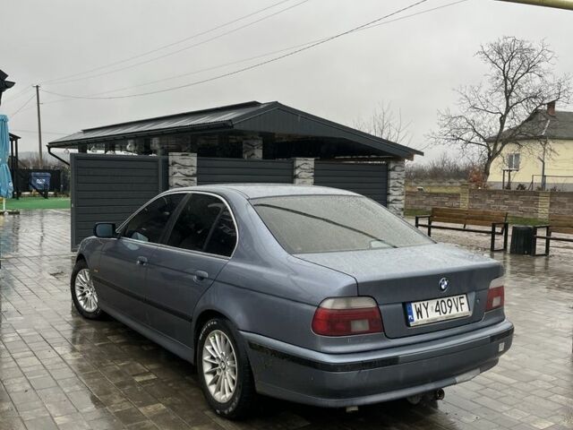 Синий БМВ М5, объемом двигателя 2 л и пробегом 350 тыс. км за 2500 $, фото 1 на Automoto.ua