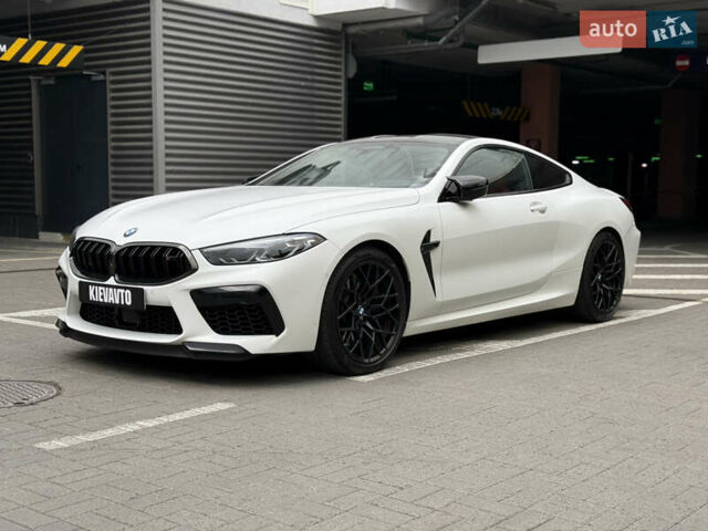 Белый БМВ M8, объемом двигателя 4.4 л и пробегом 64 тыс. км за 82000 $, фото 1 на Automoto.ua