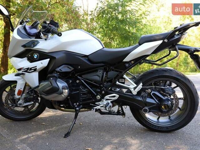 Белый БМВ R 1250, объемом двигателя 1.3 л и пробегом 6 тыс. км за 19000 $, фото 1 на Automoto.ua
