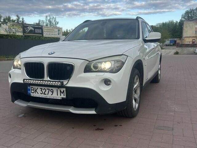 Белый БМВ Х1, объемом двигателя 2 л и пробегом 239 тыс. км за 11200 $, фото 1 на Automoto.ua