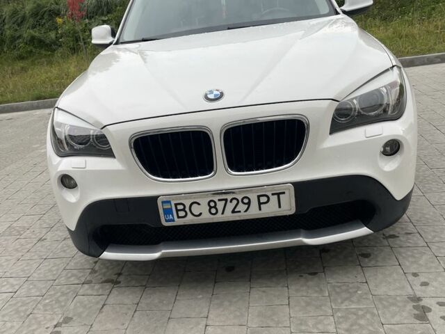 Белый БМВ Х1, объемом двигателя 2 л и пробегом 208 тыс. км за 9500 $, фото 1 на Automoto.ua