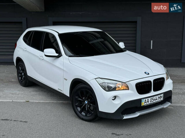 Белый БМВ Х1, объемом двигателя 2 л и пробегом 161 тыс. км за 11700 $, фото 1 на Automoto.ua