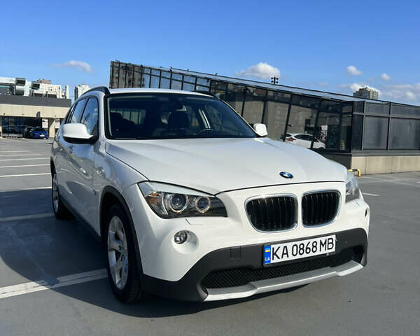 Білий БМВ Х1, об'ємом двигуна 2 л та пробігом 90 тис. км за 11000 $, фото 1 на Automoto.ua