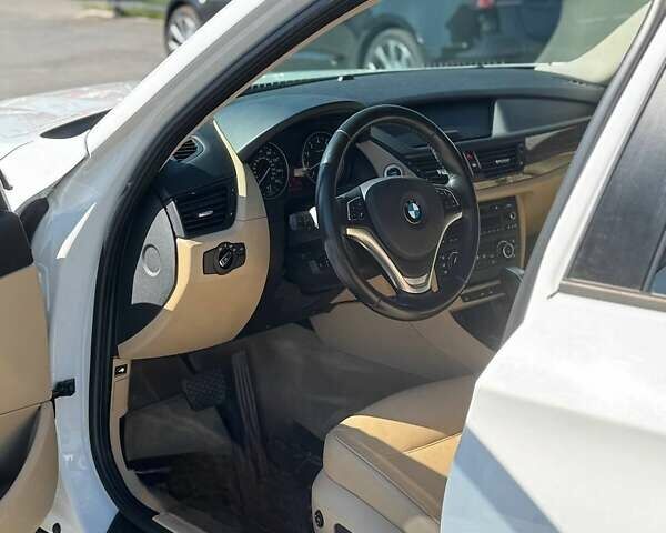 Белый БМВ Х1, объемом двигателя 2.98 л и пробегом 157 тыс. км за 13000 $, фото 1 на Automoto.ua