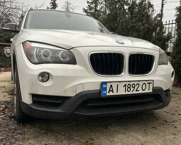 Белый БМВ Х1, объемом двигателя 2 л и пробегом 205 тыс. км за 13500 $, фото 1 на Automoto.ua