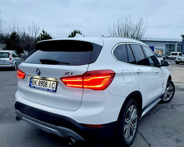 Білий БМВ Х1, об'ємом двигуна 2 л та пробігом 149 тис. км за 17500 $, фото 1 на Automoto.ua